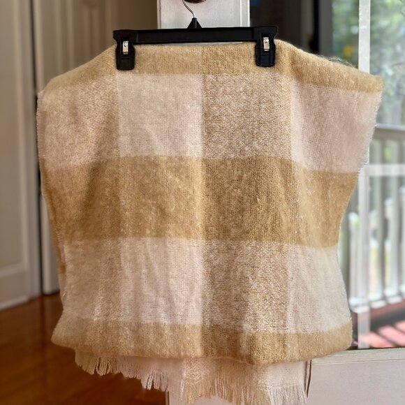 NWT Steve Madden Tan Check Blanket Scarf Women OS - Picture 3 of 6